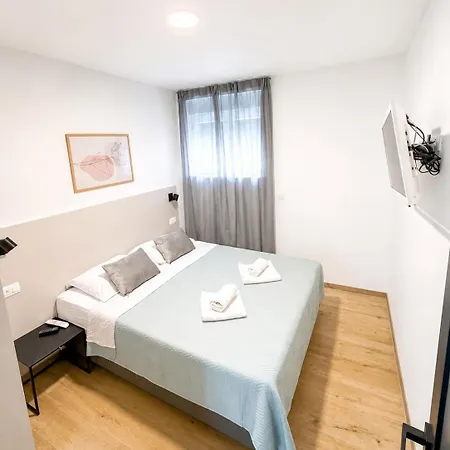 Airport Apartment Petra 3- Self Check-In Чилипи